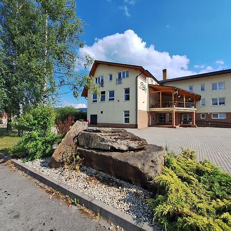 Agrohotel Tri Brezy Hrustin Exterior foto