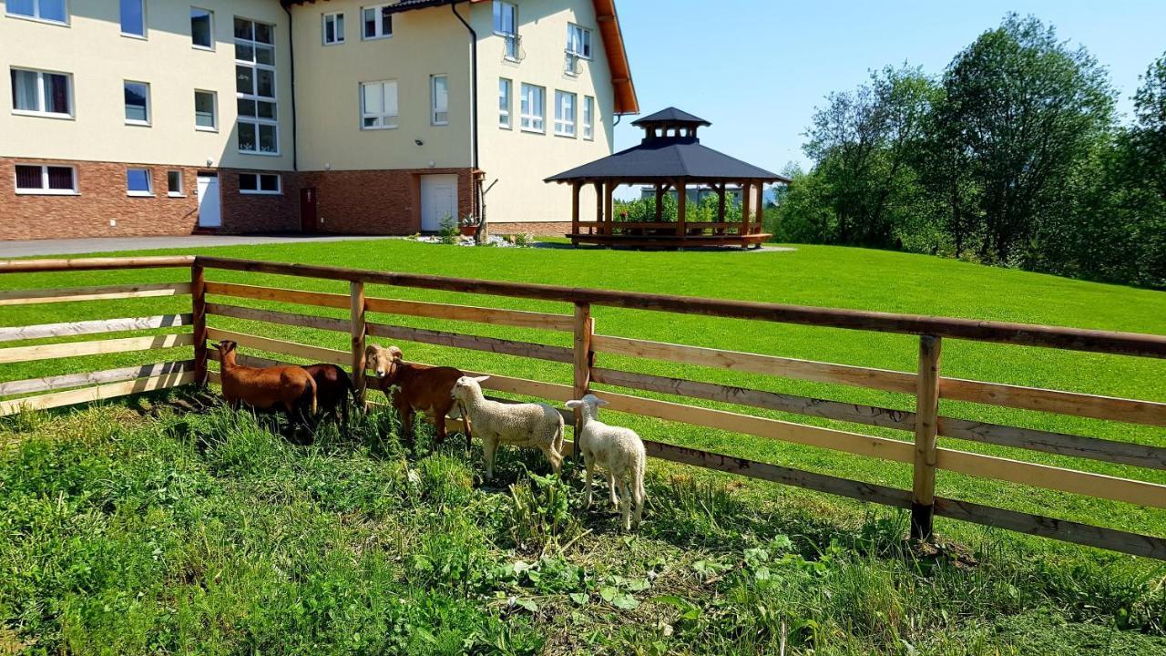 Agrohotel Tri Brezy Hrustin Exterior foto