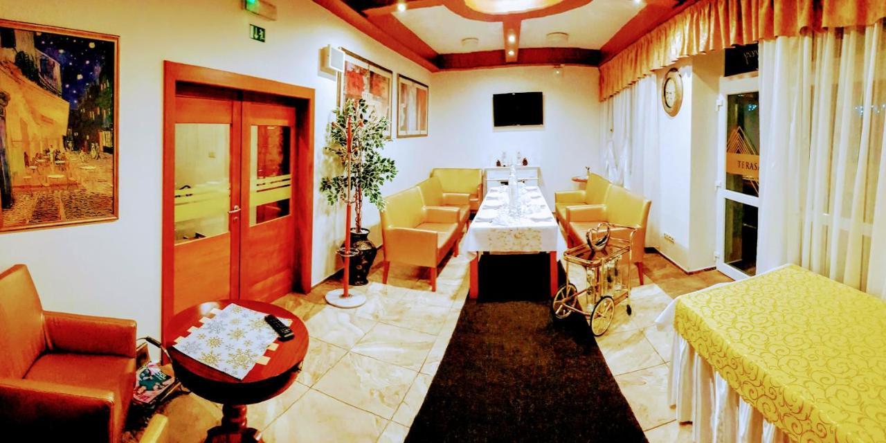 Agrohotel Tri Brezy Hrustin Exterior foto