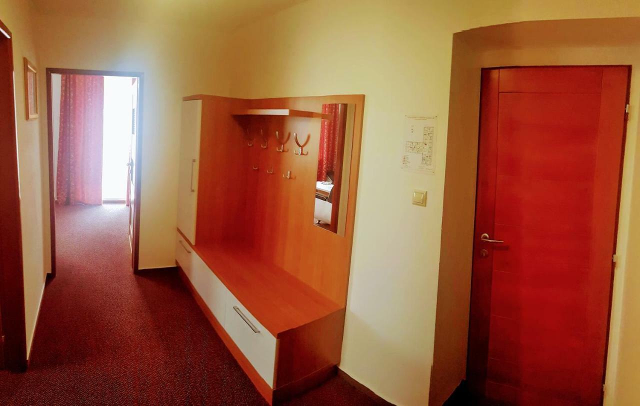 Agrohotel Tri Brezy Hrustin Exterior foto