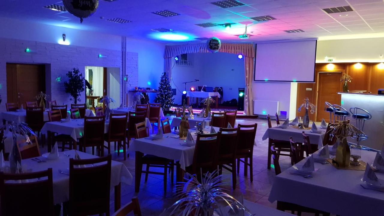 Agrohotel Tri Brezy Hrustin Exterior foto