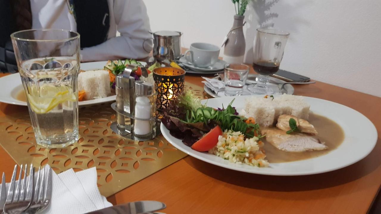 Agrohotel Tri Brezy Hrustin Exterior foto